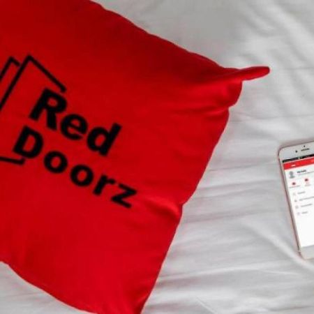 泗水 Reddoorz @ Wiyung 3酒店 外观 照片